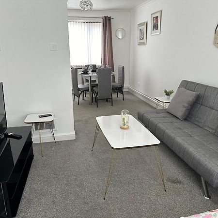 Lovely 3 Bedroom House Close To City Centre Peterlee Kültér fotó